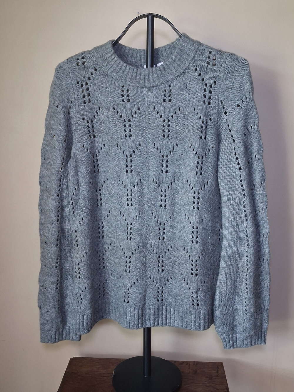 Gap Women's Gray Pointelle Crewneck Sweater; Size S